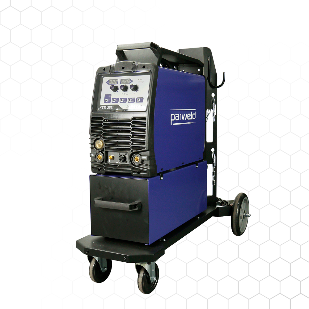 MIG-hitsauskone Parweld XTM-256i, synerginen, SB-25-poltin 4 m, maadoituskaapeli 3 m ja kaasuletku