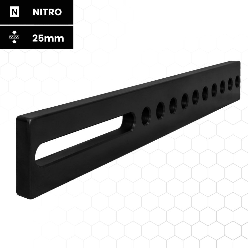 Nitrattu yleisvaste 750 × 100 × 25 mm, reiät/ura, hitsauspöydän tarvike