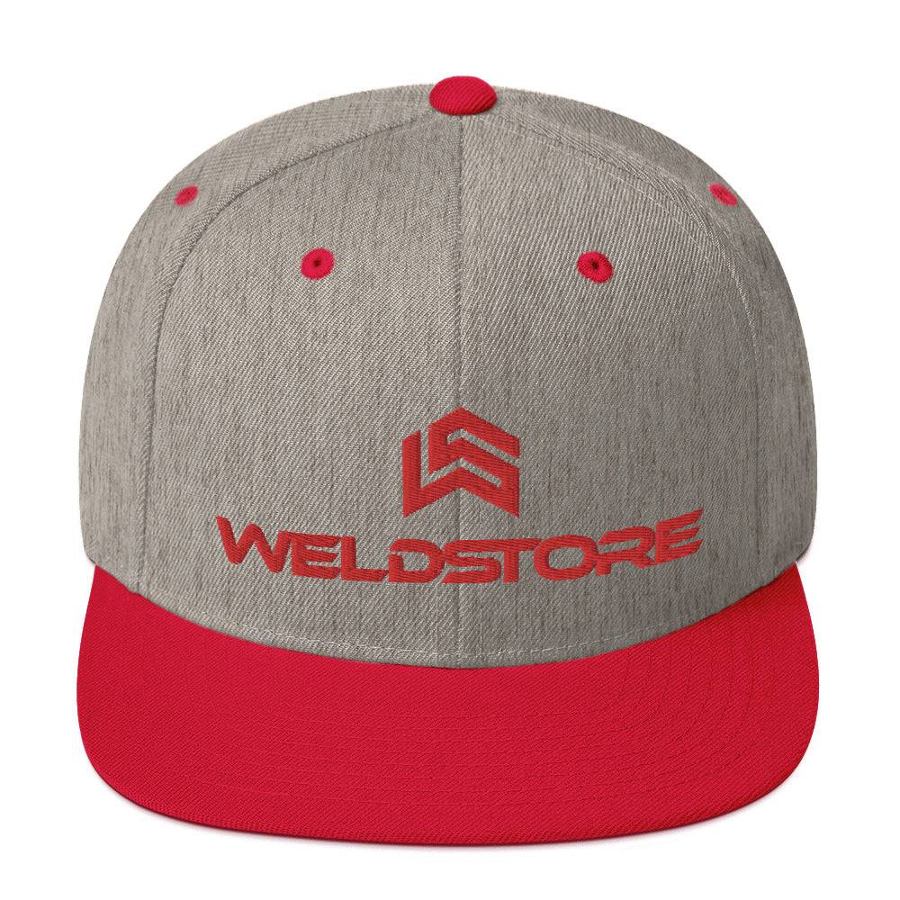 Snapback hatt
